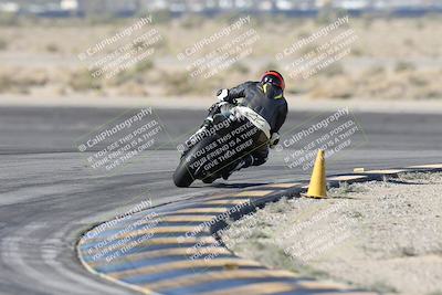 media/Dec-01-2025-Moto Forza (Mon) [[2daa91e15f]]/1-Advanced Group/Session 2 Turn 11 Backside/
